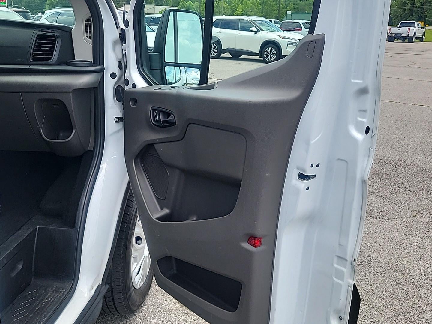 2023 Ford Transit Passenger Wagon XLT