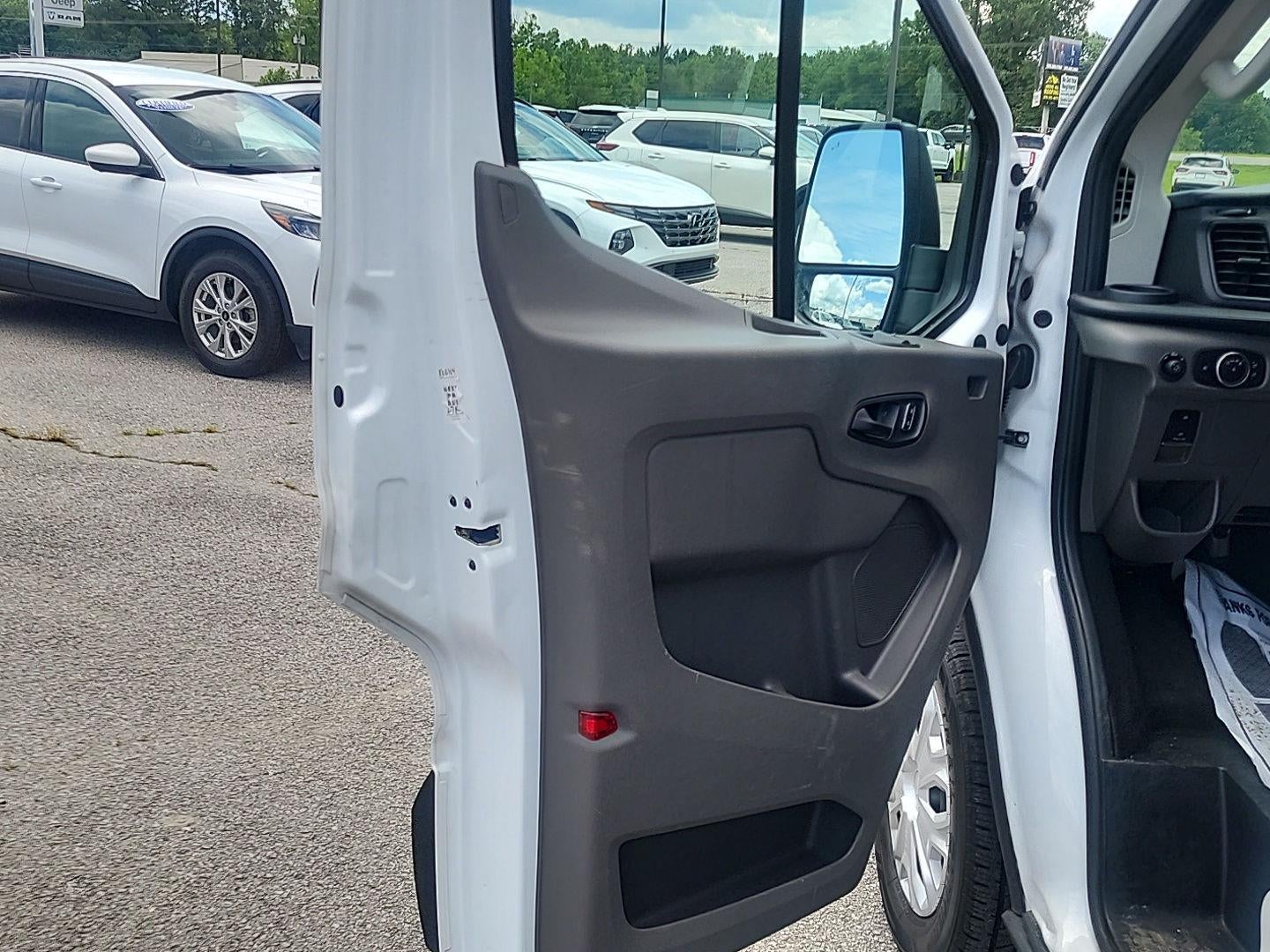 2023 Ford Transit Passenger Wagon XLT
