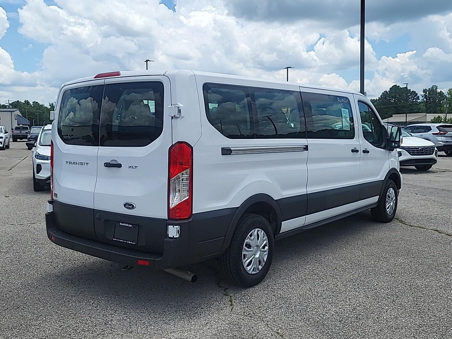 2023 Ford Transit Passenger Wagon XLT