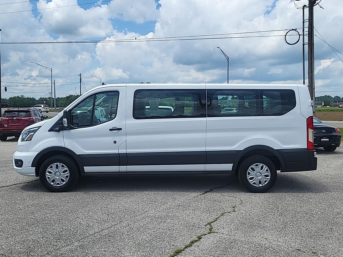 2023 Ford Transit Passenger Wagon XLT