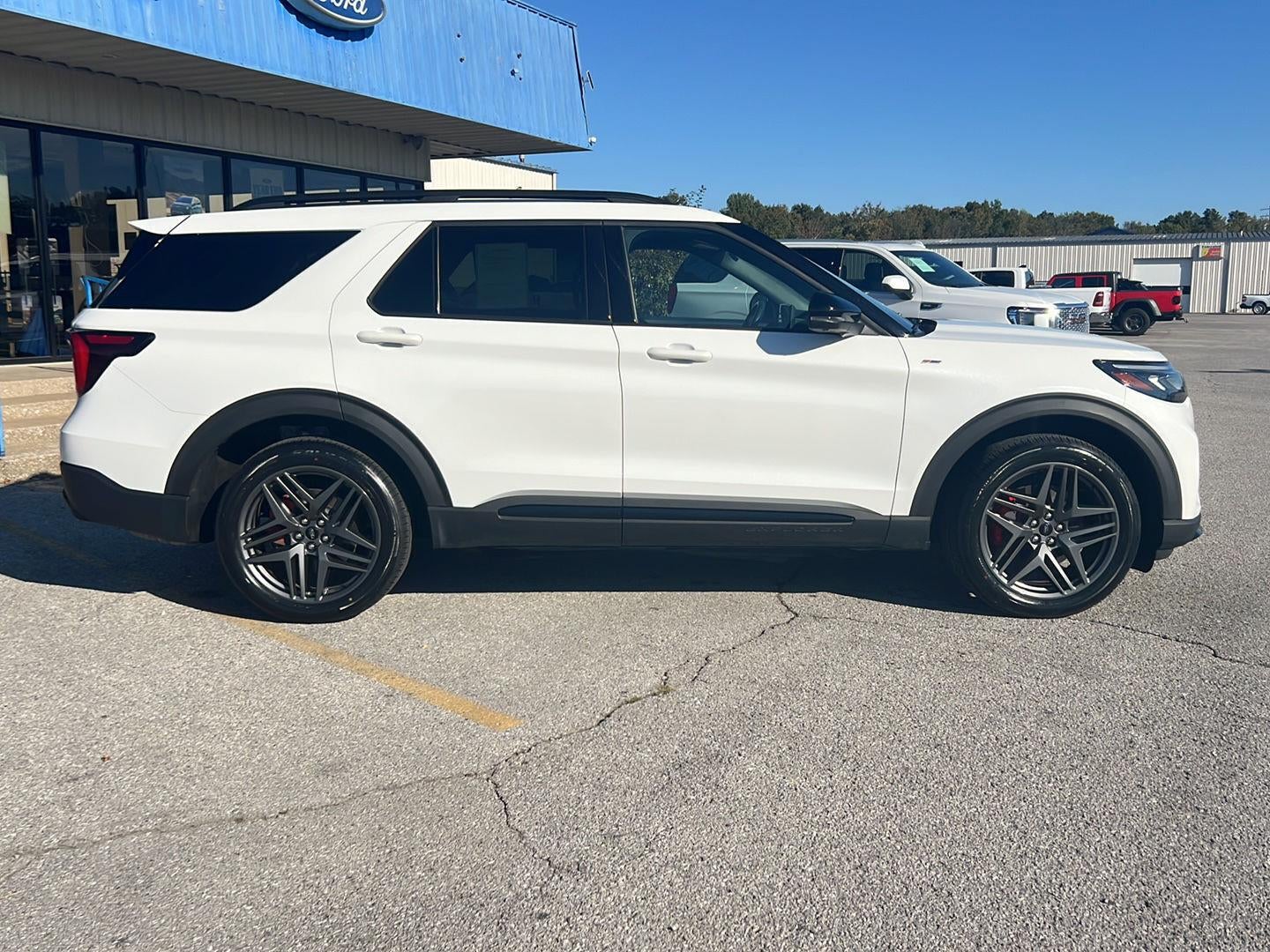2025 Ford Explorer ST-Line