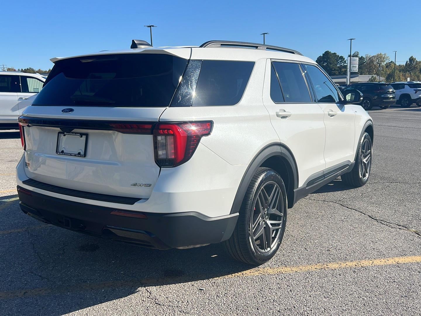 2025 Ford Explorer ST-Line