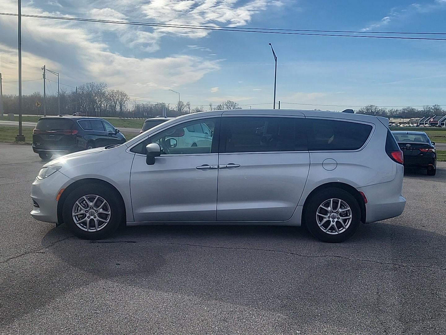 2023 Chrysler Voyager LX