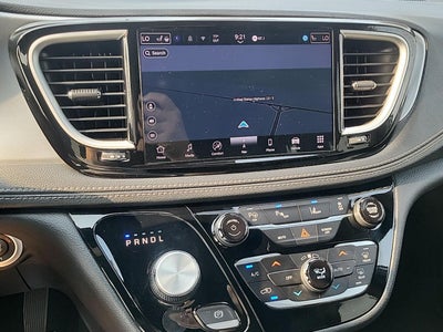 2024 Chrysler Pacifica Hybrid S Appearance Pkg
