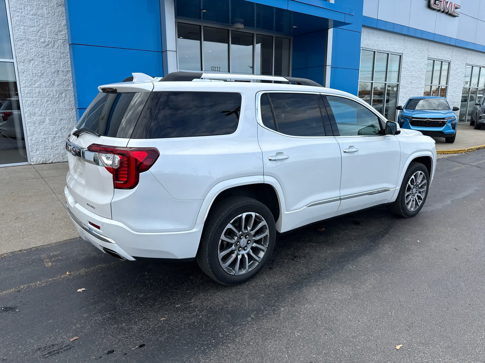2023 GMC Acadia Denali