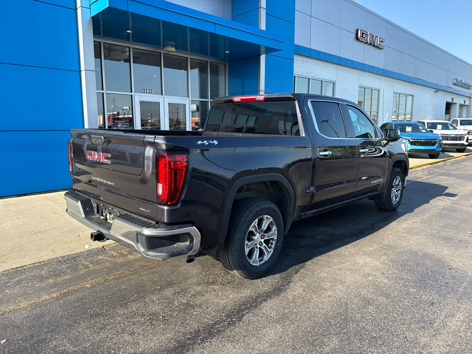 2025 GMC Sierra 1500 SLT