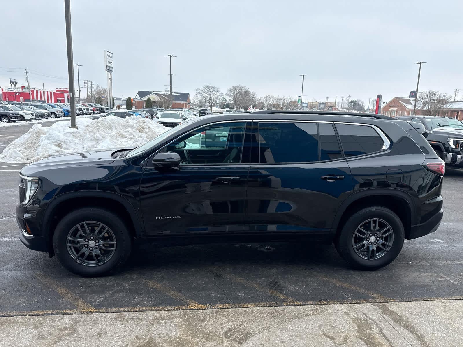 2025 GMC Acadia Elevation