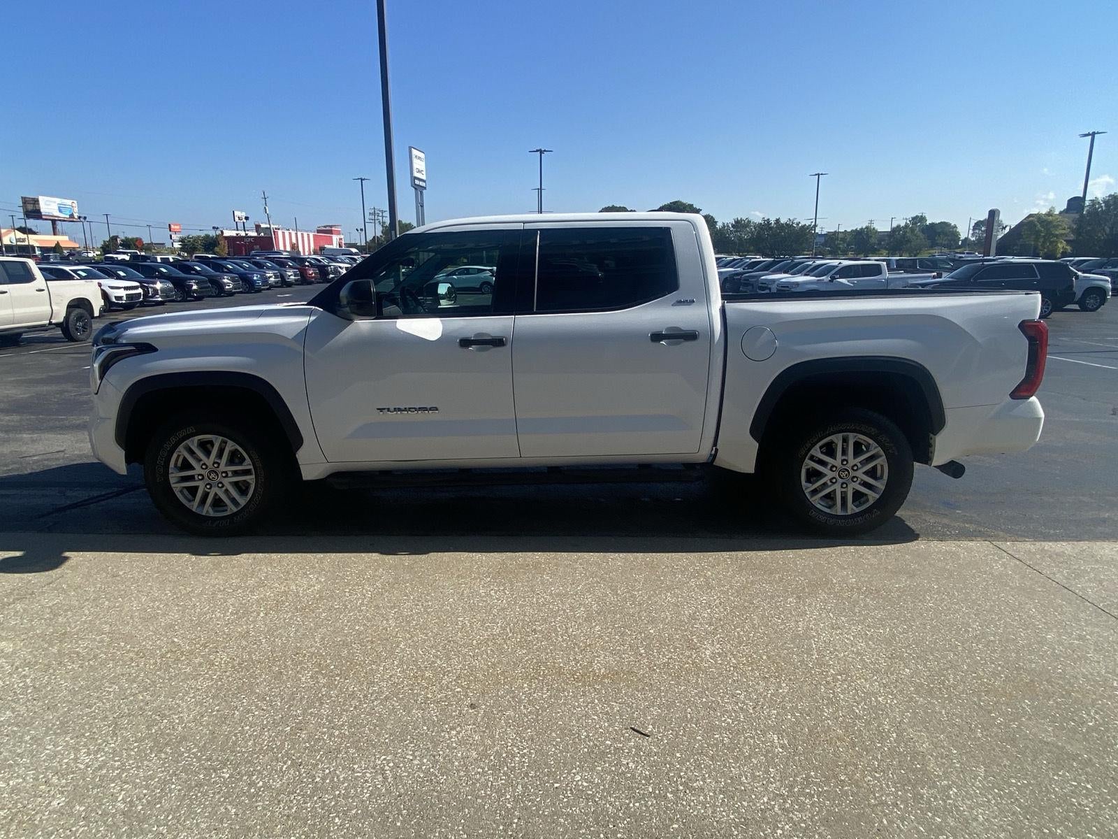 2022 Toyota Tundra 4WD SR5