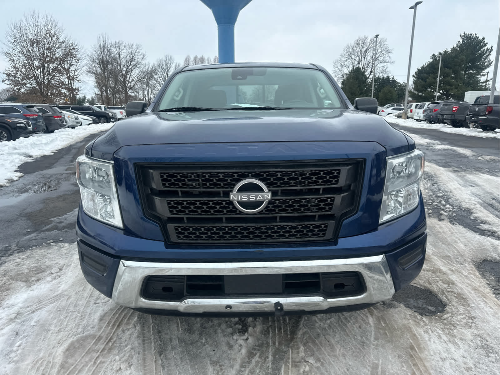 2023 Nissan Titan SV