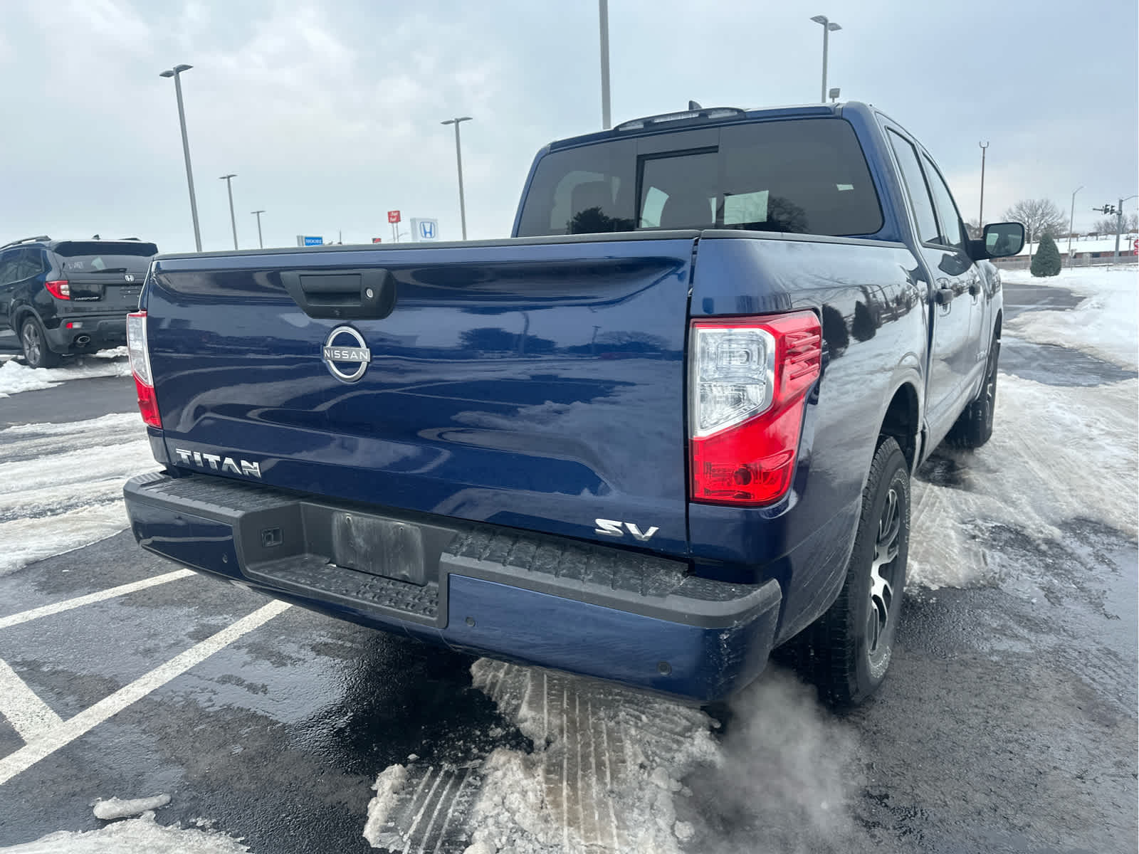 2023 Nissan Titan SV