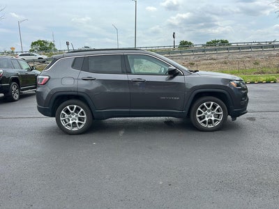 2022 Jeep Compass Latitude Lux