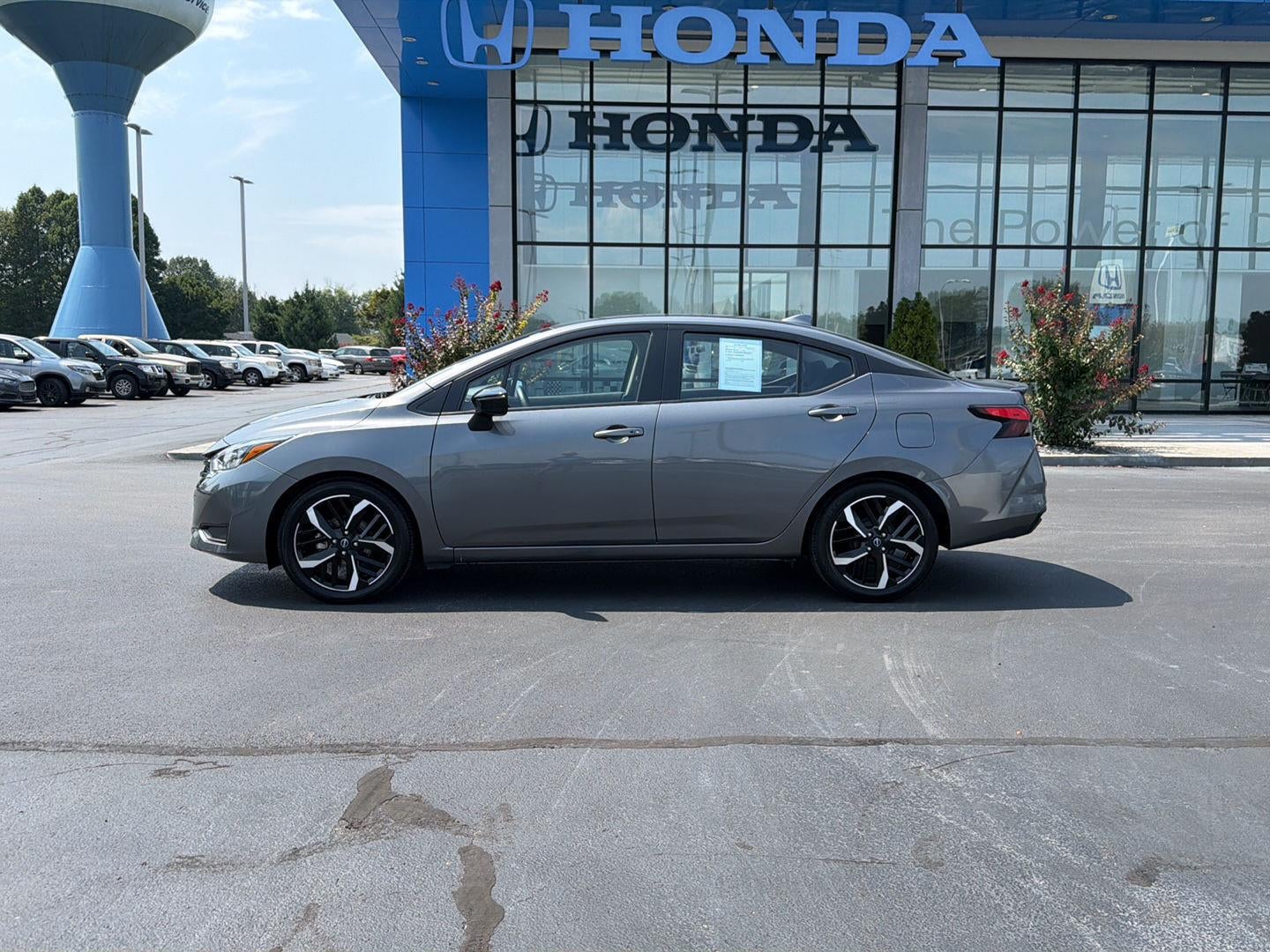 2024 Nissan Versa SR