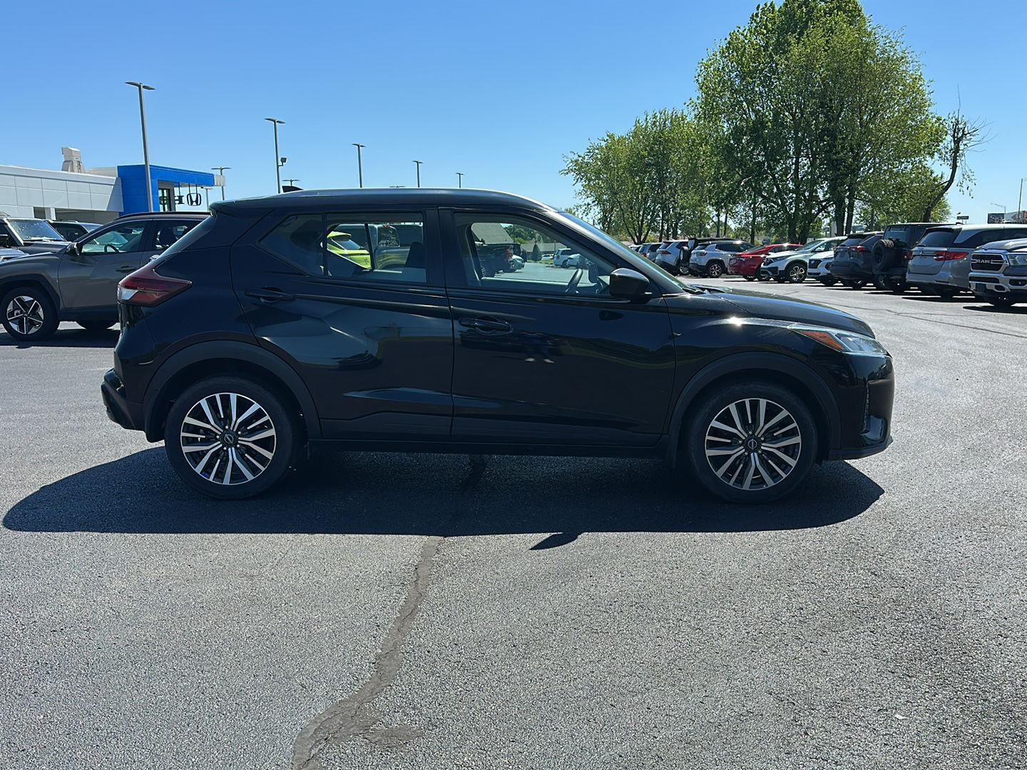 2023 Nissan Kicks SV