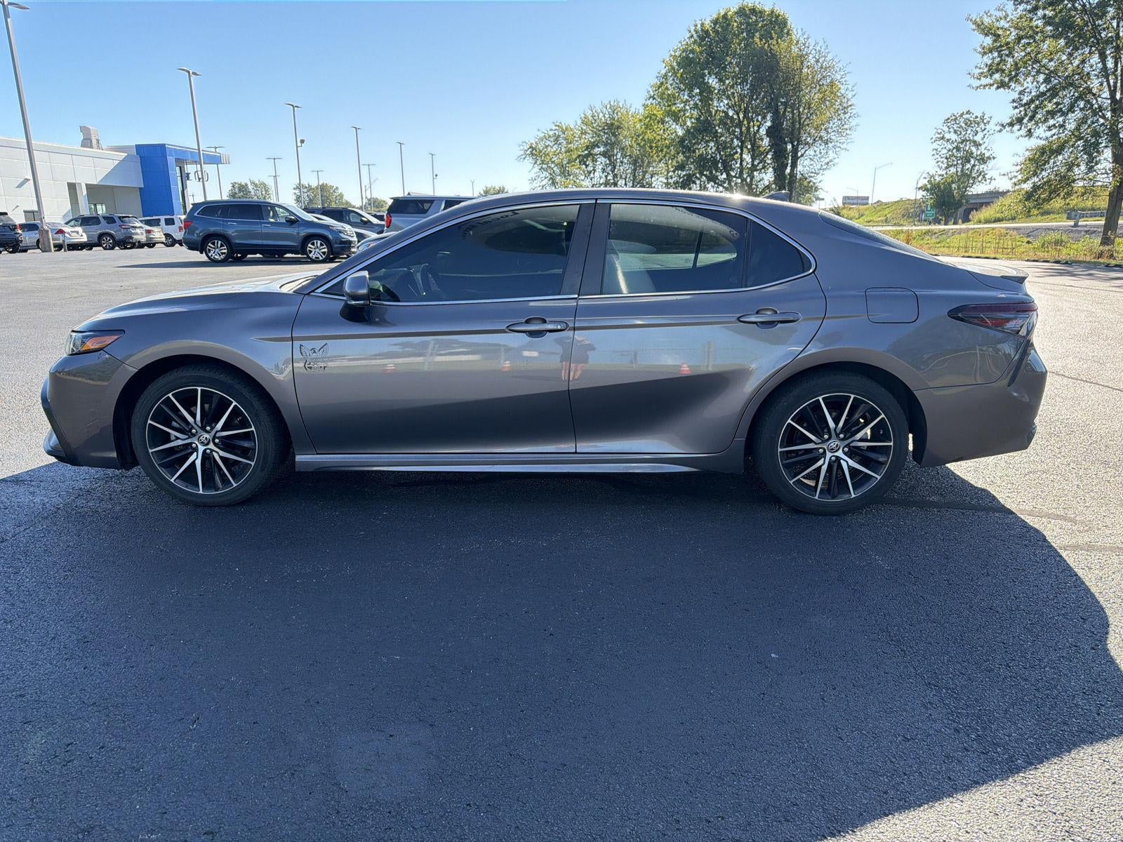 2022 Toyota Camry SE