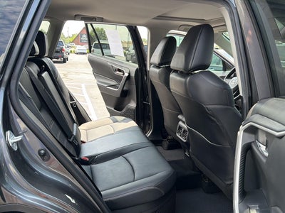 2022 Toyota RAV4 Hybrid XLE Premium