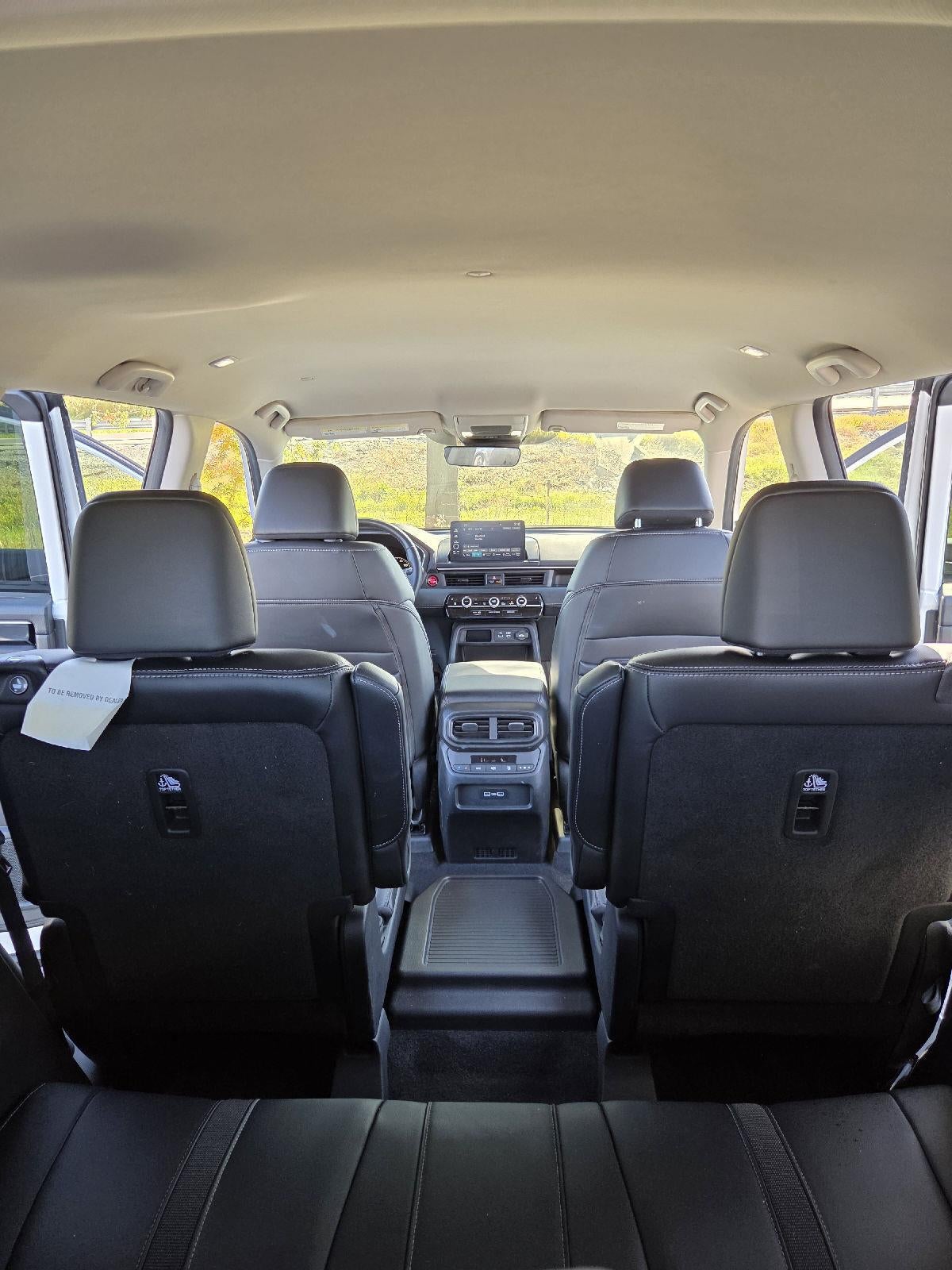 2023 Honda Pilot EX-L w/Rear Captain's Chairs