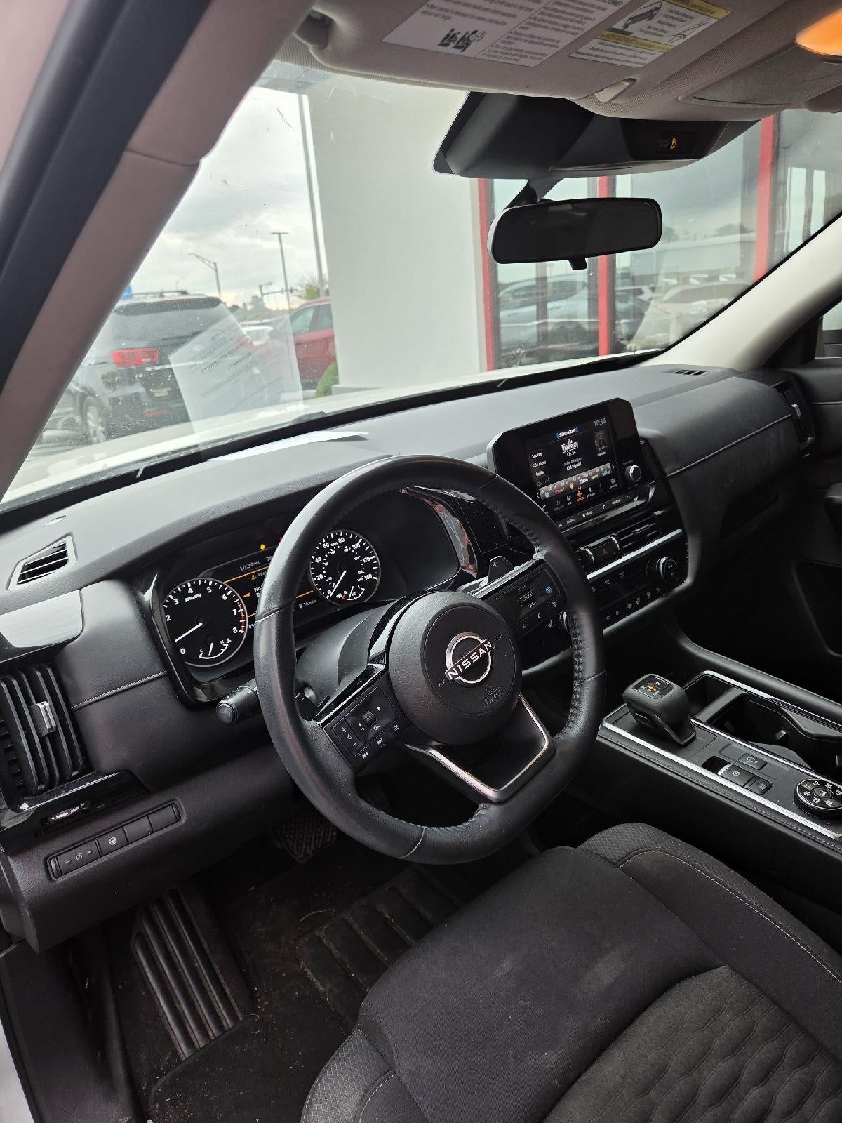 2023 Nissan Pathfinder SV