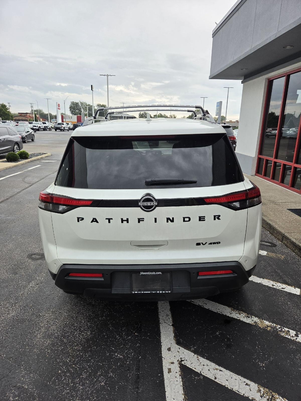 2023 Nissan Pathfinder SV
