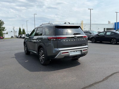 2025 Nissan Pathfinder Platinum