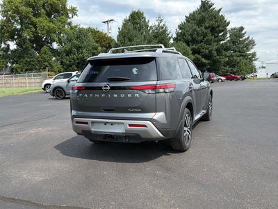 2025 Nissan Pathfinder Platinum