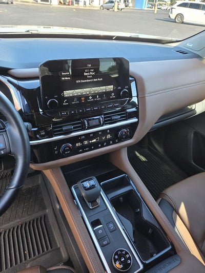 2025 Nissan Pathfinder Platinum
