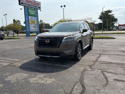 2024 Nissan Pathfinder Platinum