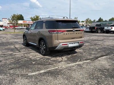 2024 Nissan Pathfinder Platinum
