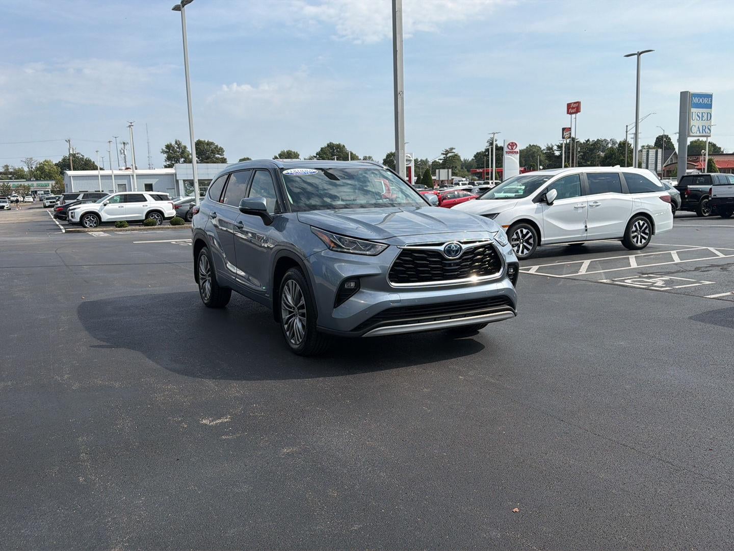 2021 Toyota Highlander Hybrid Platinum