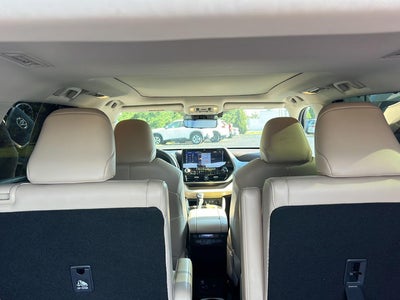 2022 Toyota Highlander Platinum