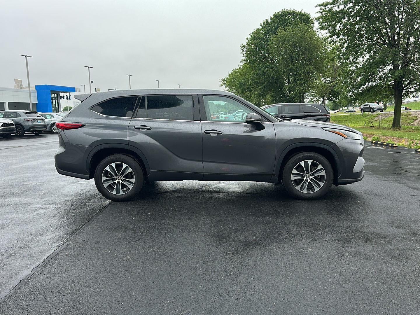 2022 Toyota Highlander Hybrid XLE