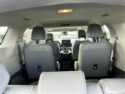 2024 Toyota Sienna XLE