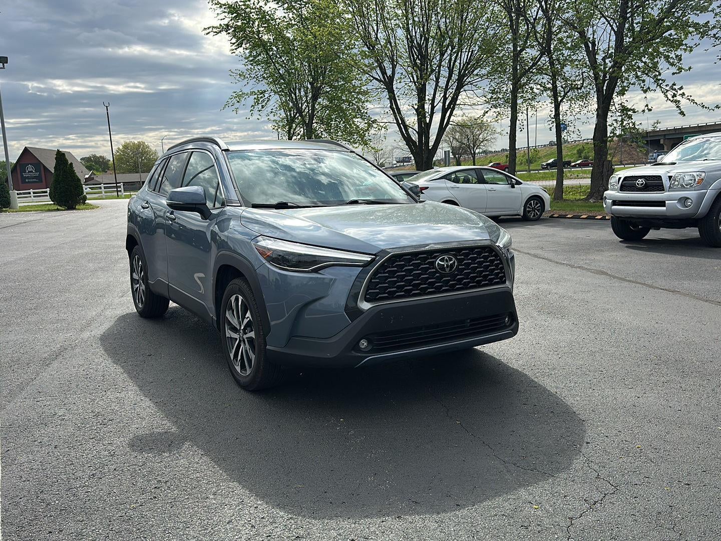 2023 Toyota Corolla Cross XLE