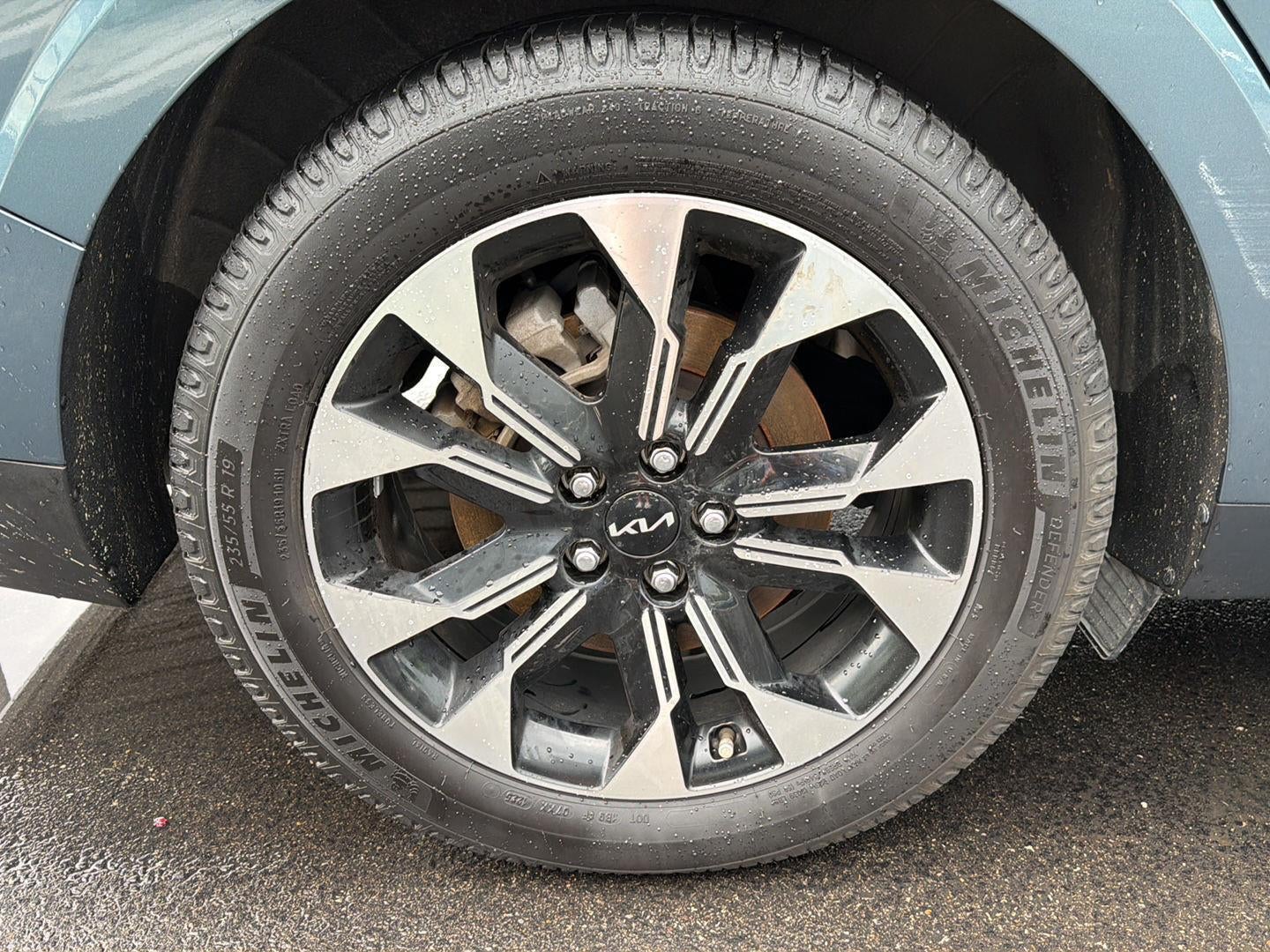 2023 Kia Carnival EX