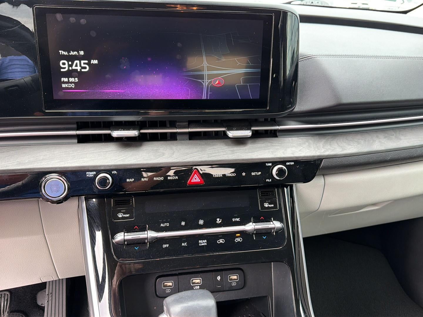 2023 Kia Carnival EX