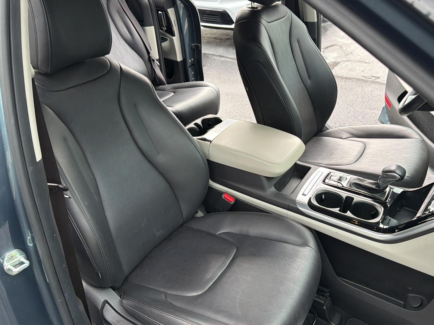 2023 Kia Carnival EX