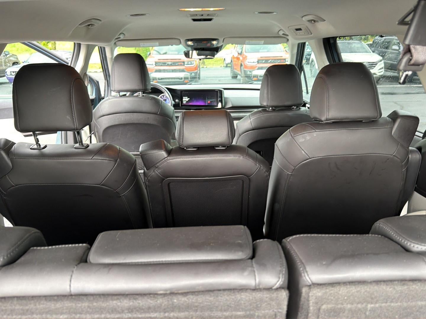 2023 Kia Carnival EX