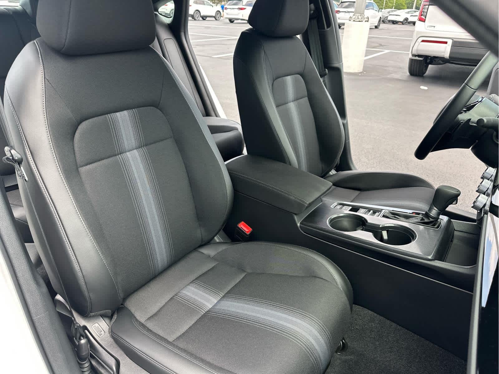 2025 Honda Civic Hatchback Sport - Photo 17