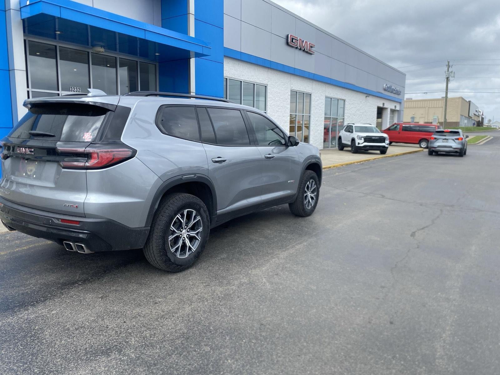 2025 GMC Acadia AWD AT4