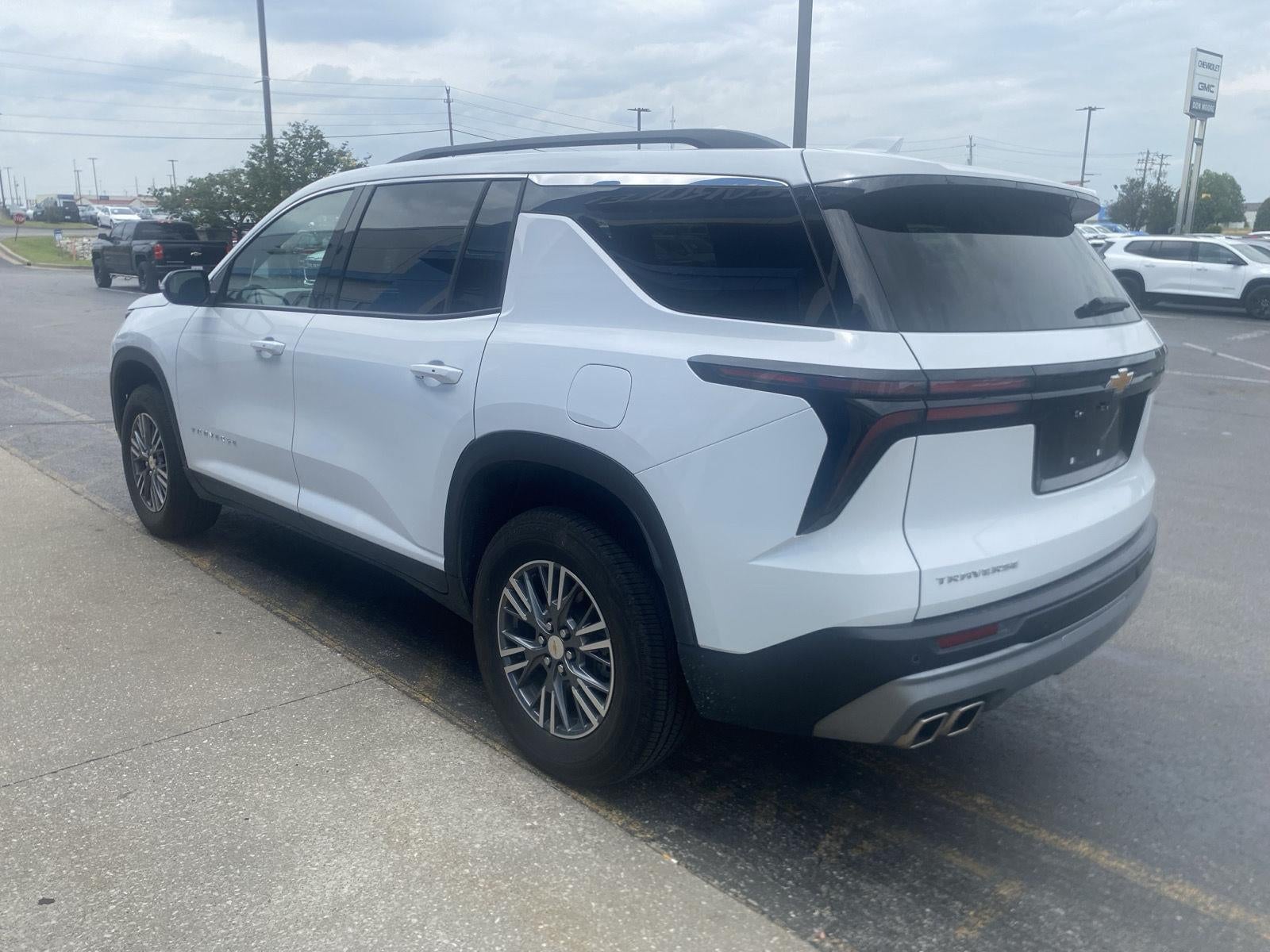 2025 Chevrolet Traverse FWD LT