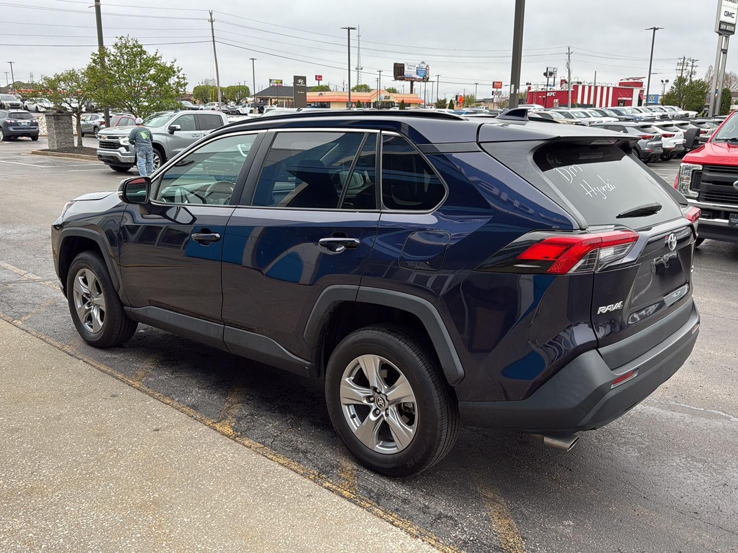 2022 Toyota RAV4 XLE