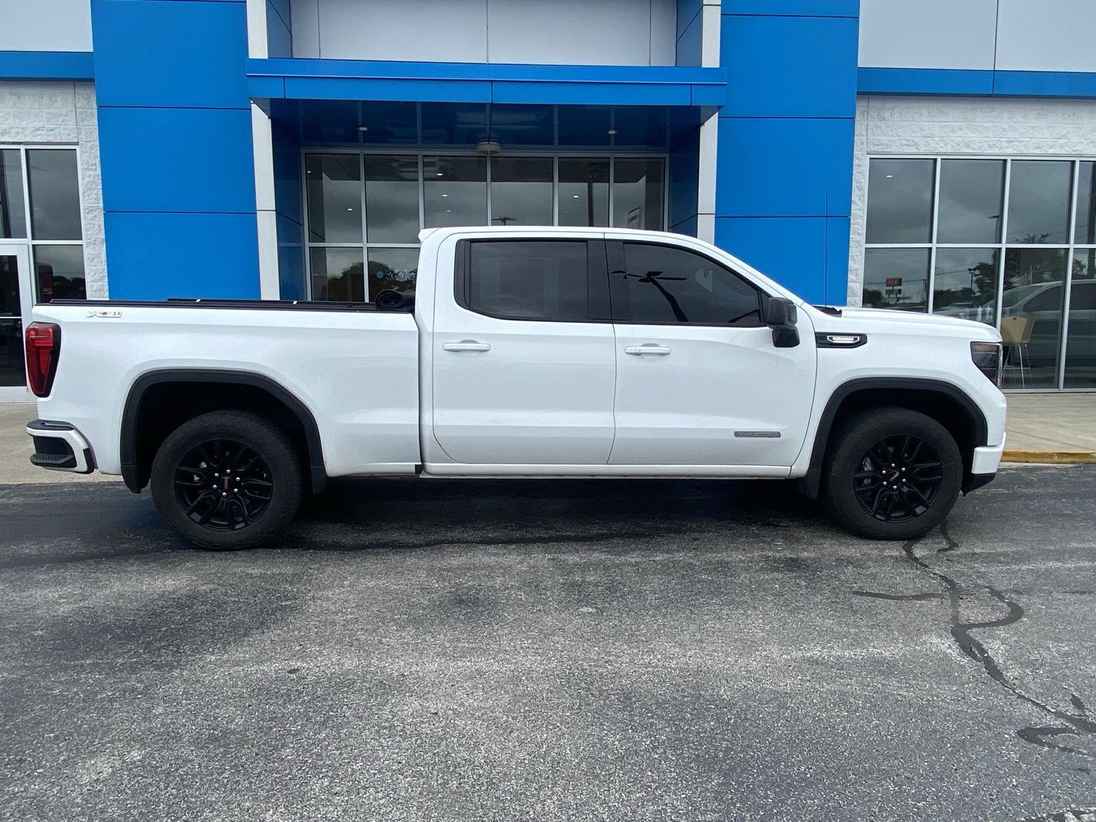 2025 GMC Sierra 1500 Elevation