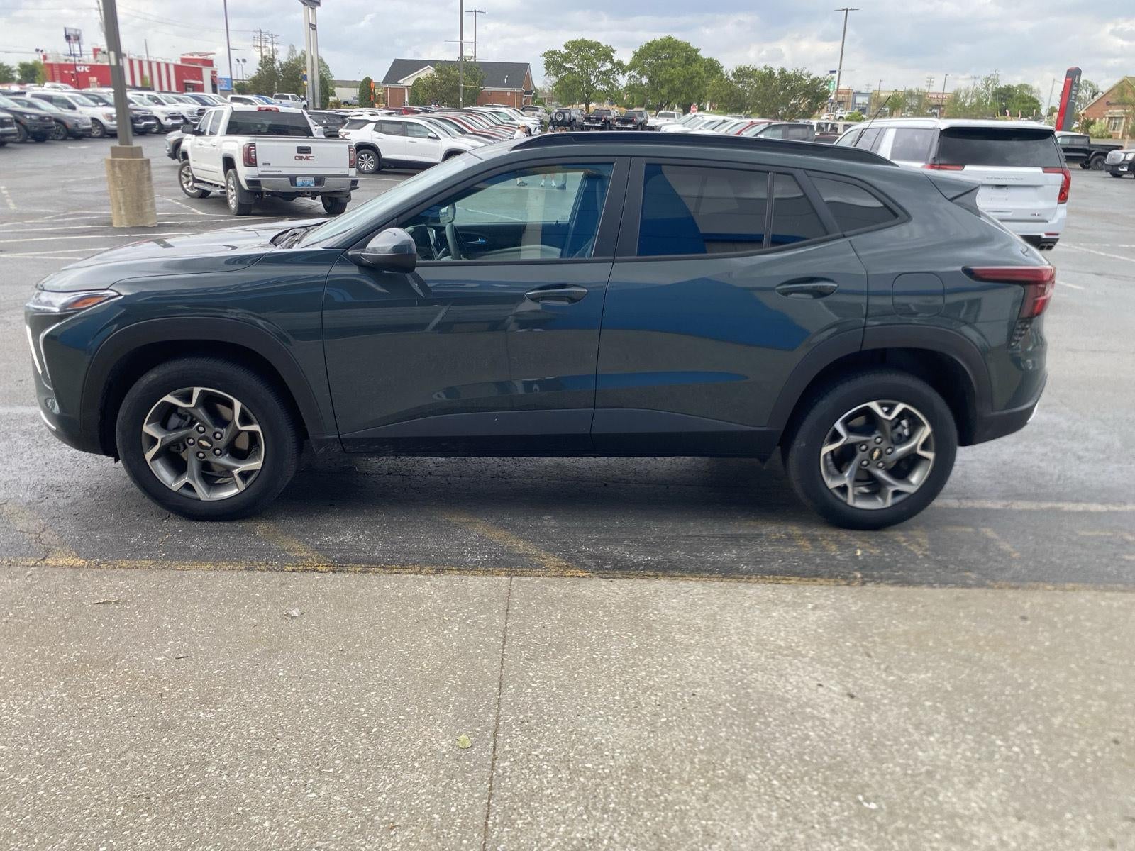 2025 Chevrolet Trax LT